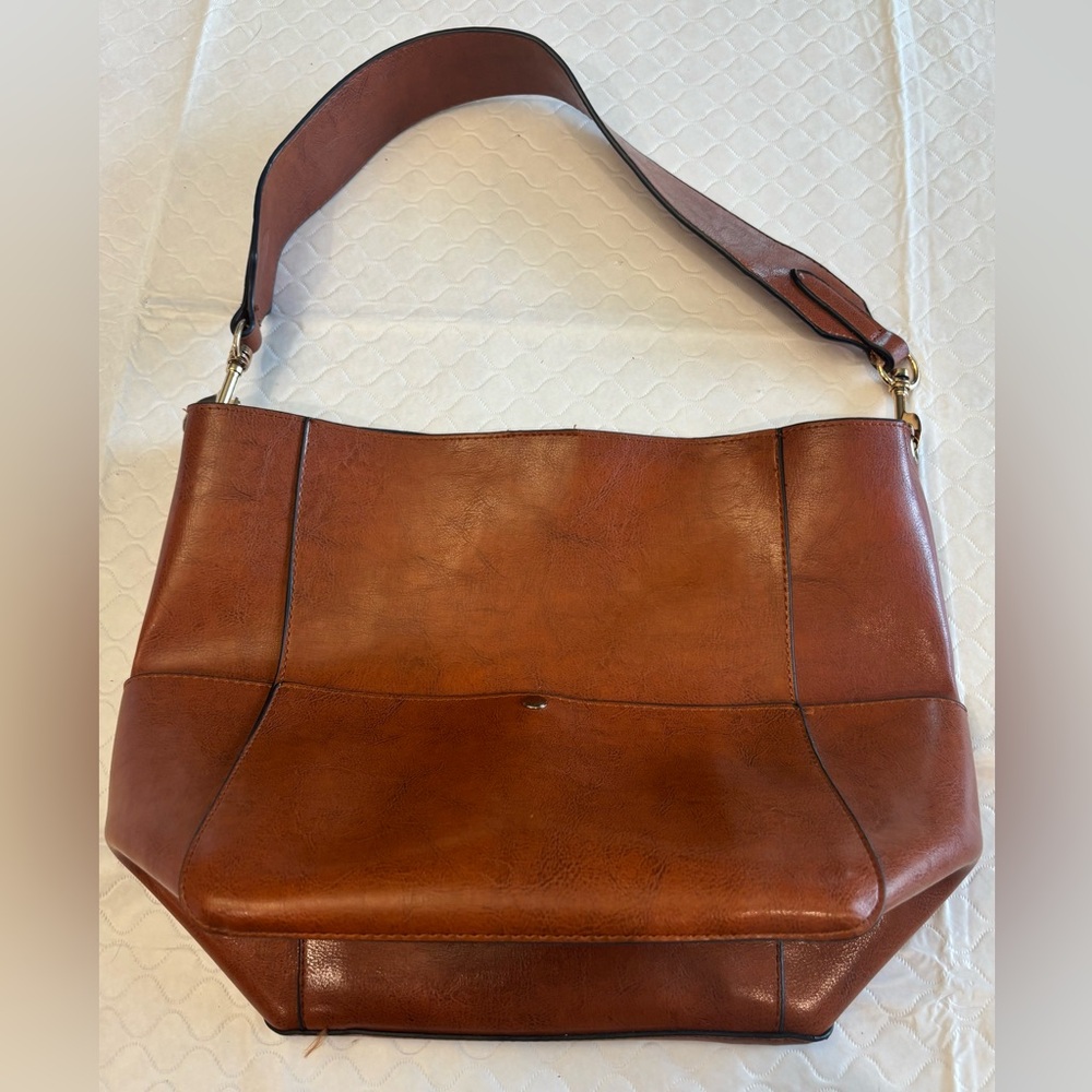 Vegan Leather Bucket Bag | Detachable Strap | Neutral Everyday Tote